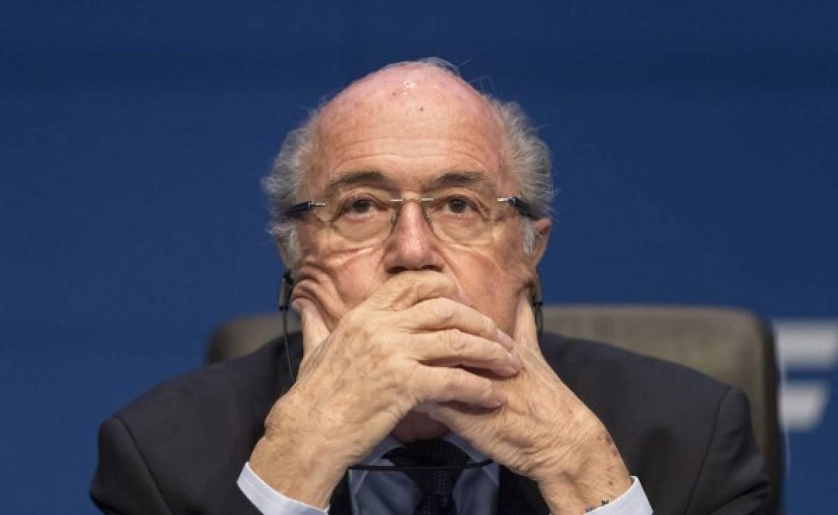 Joseph Blatter: 'Renuncio para limpiar la imagen de la FIFA'
