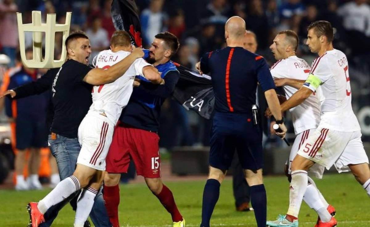 UEFA da victoria a Serbia 3-0, pero la obliga a jugar a puerta cerrada