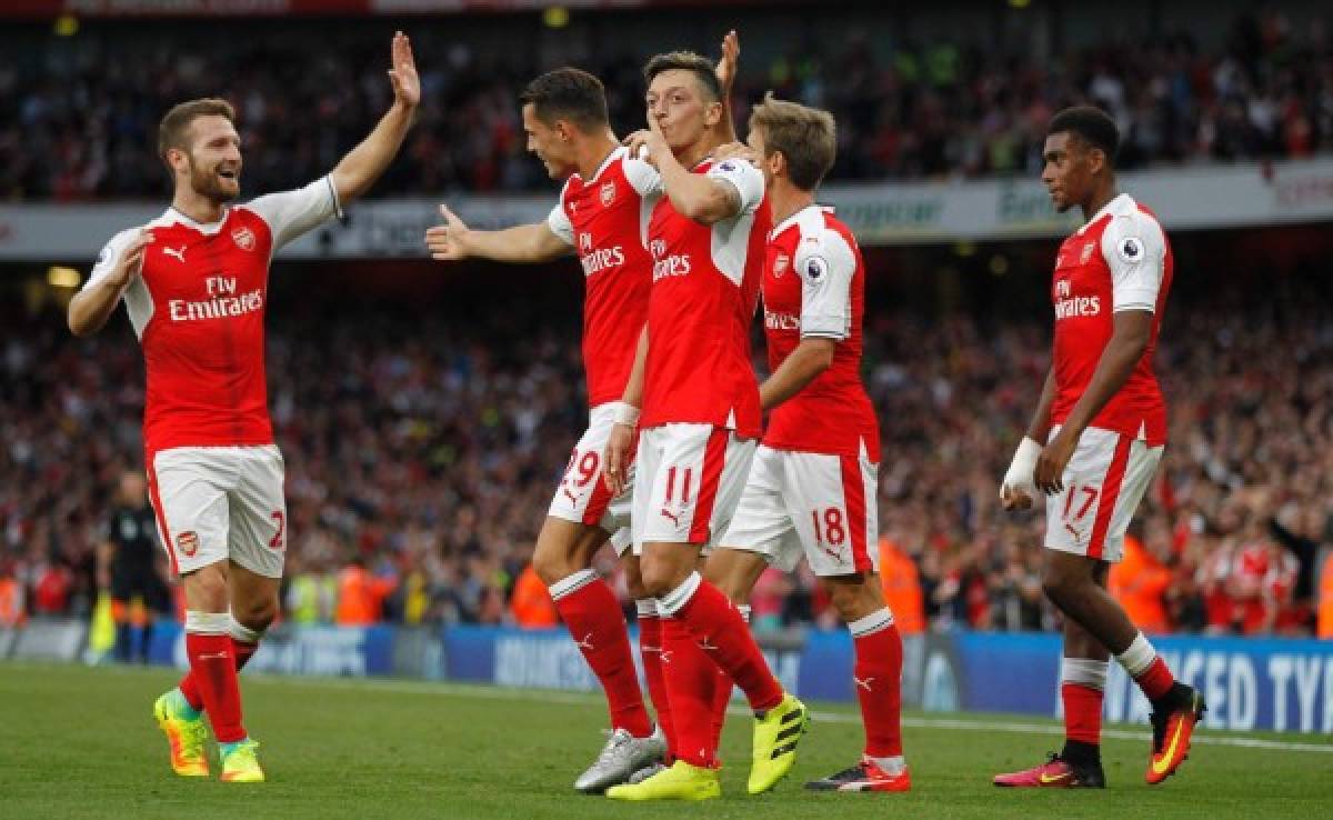 Arsenal golea al Chelsea en un brillante partido de Alexis Sánchez