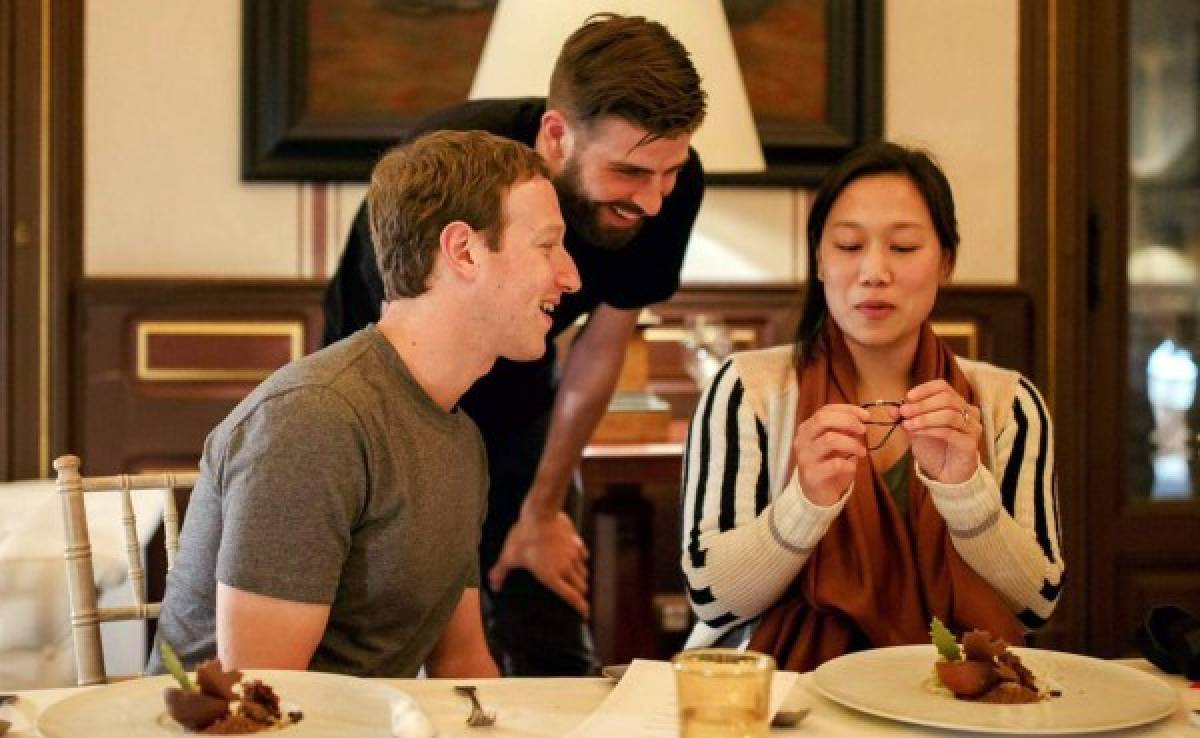 Gerard Piqué cena con Mark Zuckerberg, el creador de Facebook