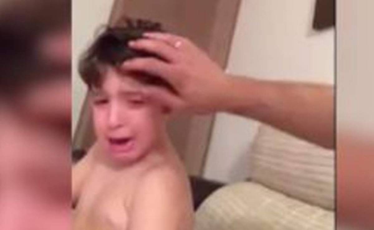 VIDEO: Niño llora desconsolado la salida de Bacca al Milán