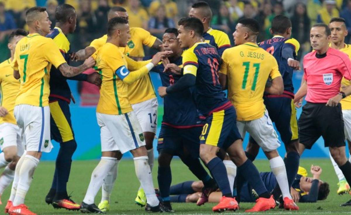 Por esta patada de Neymar a un colombiano, debió ser expulsado y no jugar ante Honduras