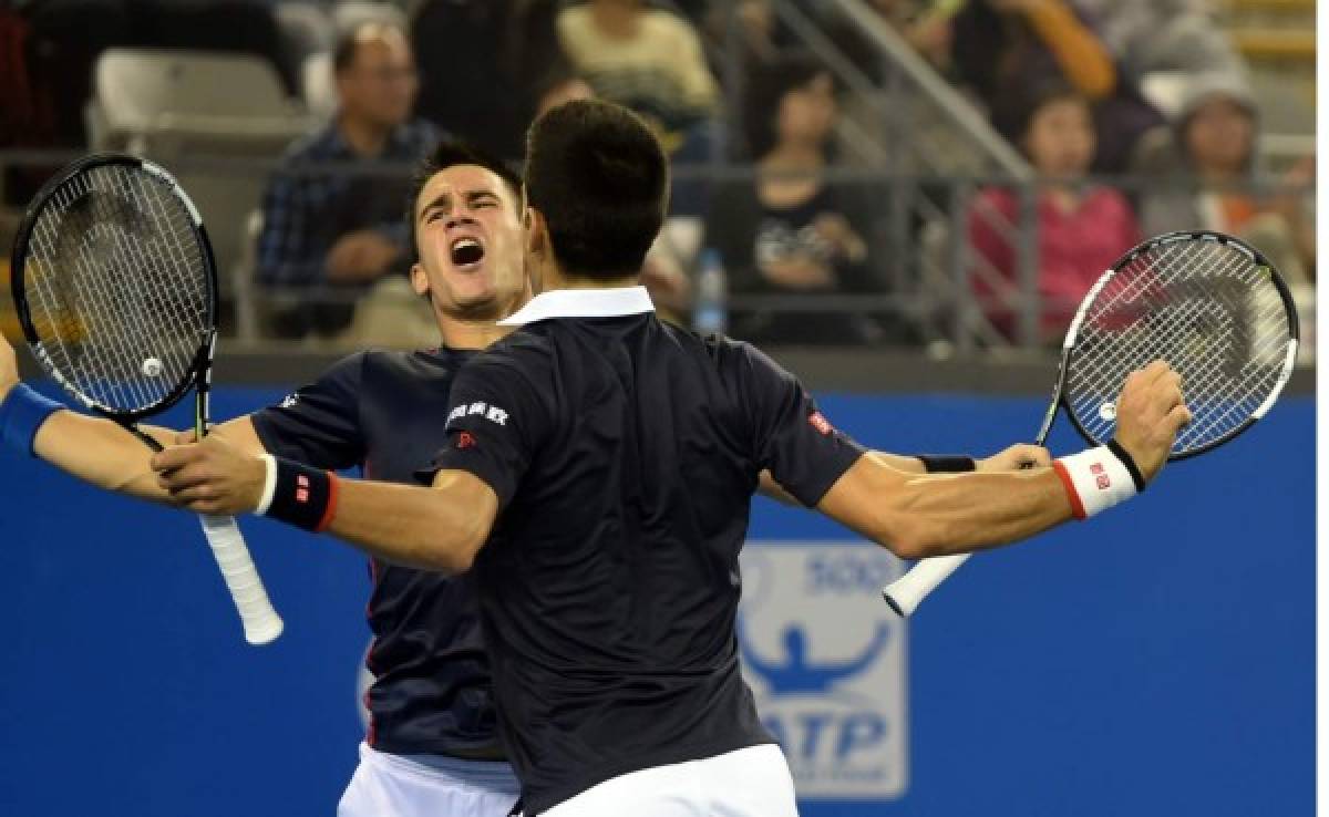 Novak Djokovic jugó en dobles con su hermano menor
