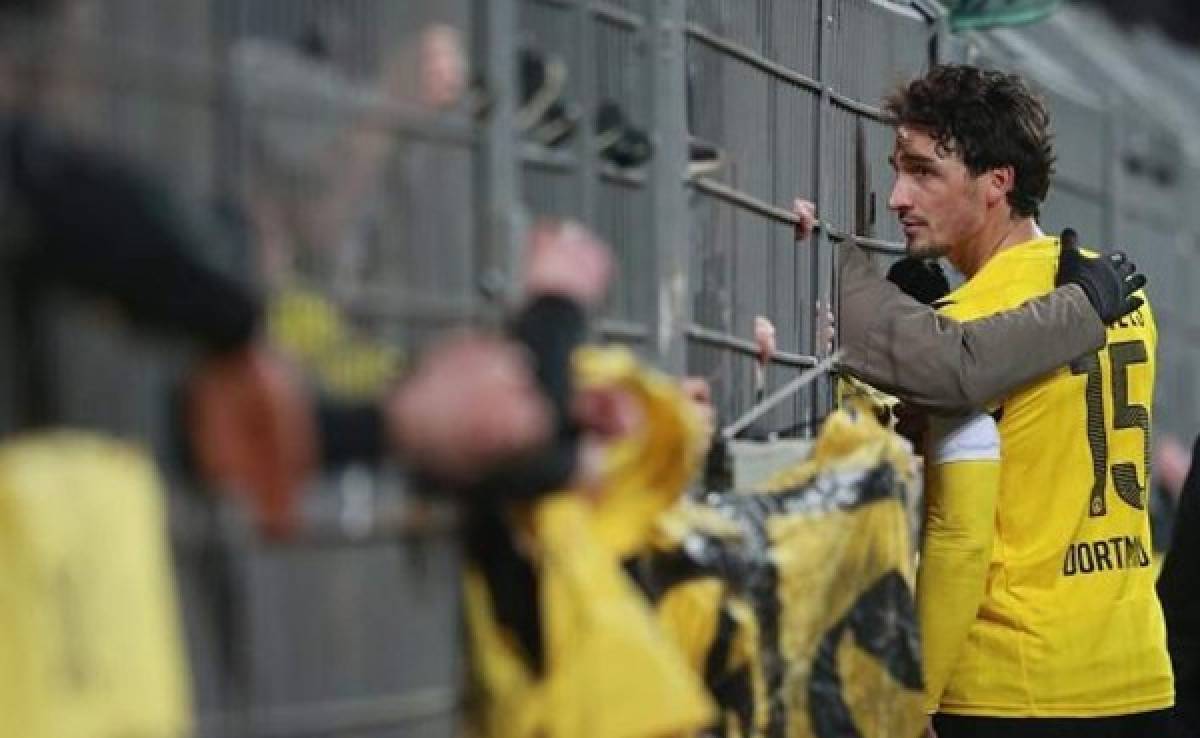 VIDEO: Jugadores del Borussia Dortmund dan la cara y piden disculpas a sus aficionados