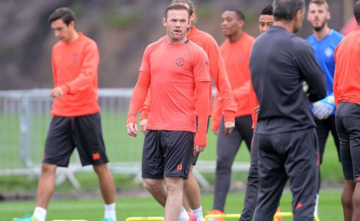Mourinho contempla dejar fuera a Rooney para juego crucial en la Europa League