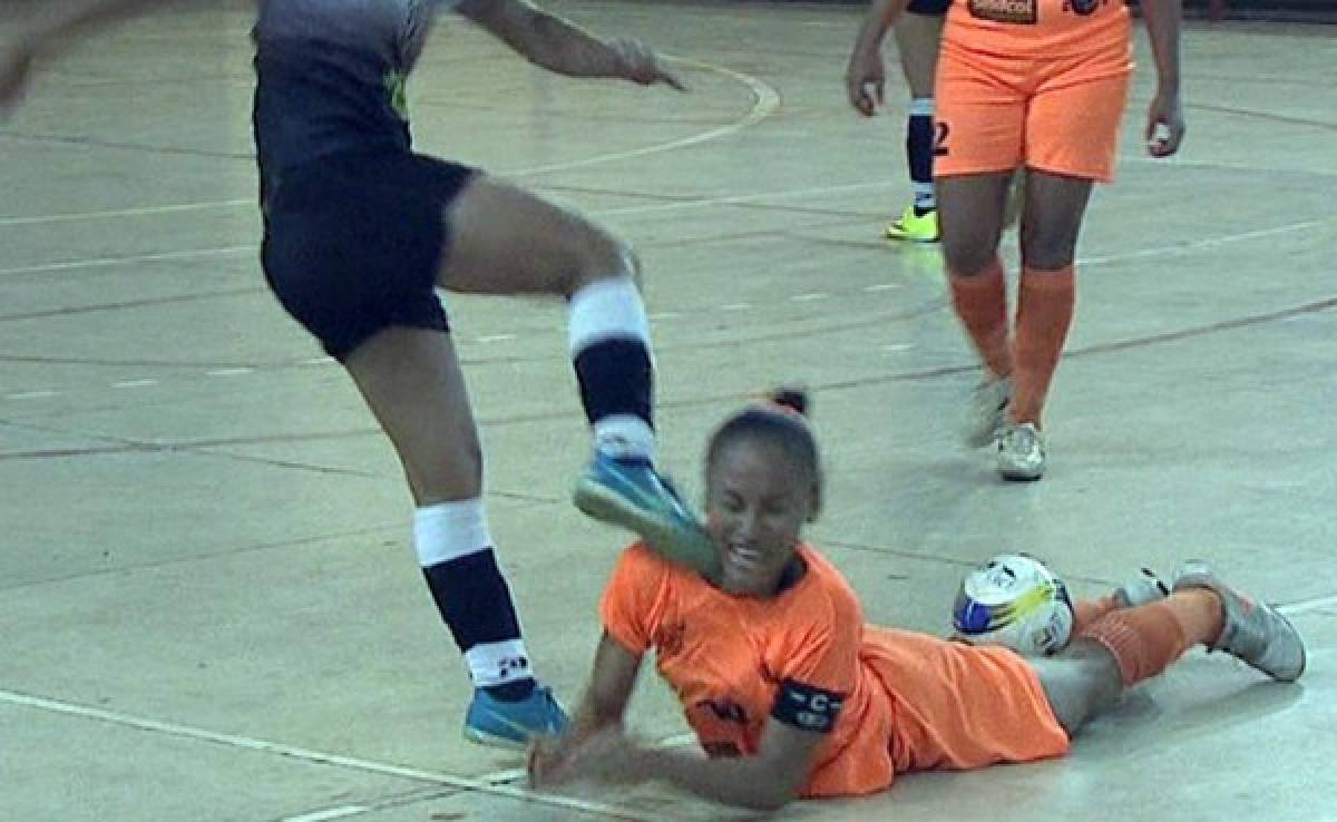 VIDEO: Brutal agresión en el fútbol femenino en Brasil