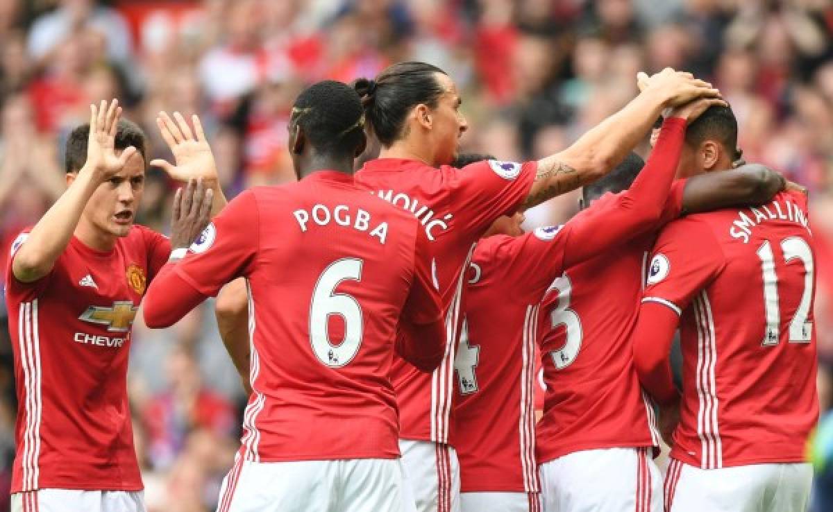 El Manchester United resucita ante el Leicester con goles y autoridad