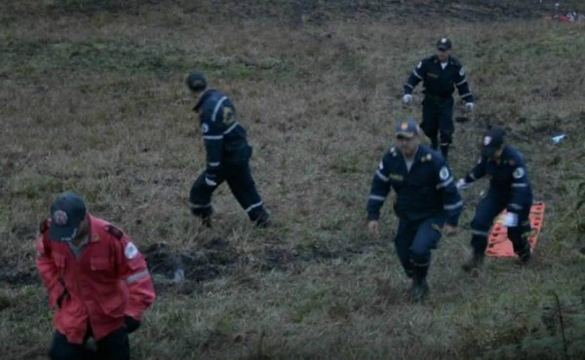 Ascienden a 64 los cuerpos recuperados tras accidente aéreo en Colombia