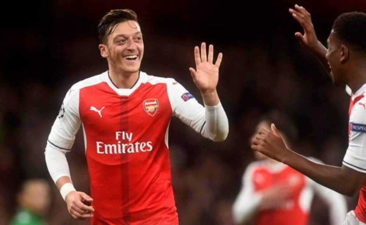 Paliza de 6-0 del Arsenal al Ludogorets con triplete de Mesut Özil