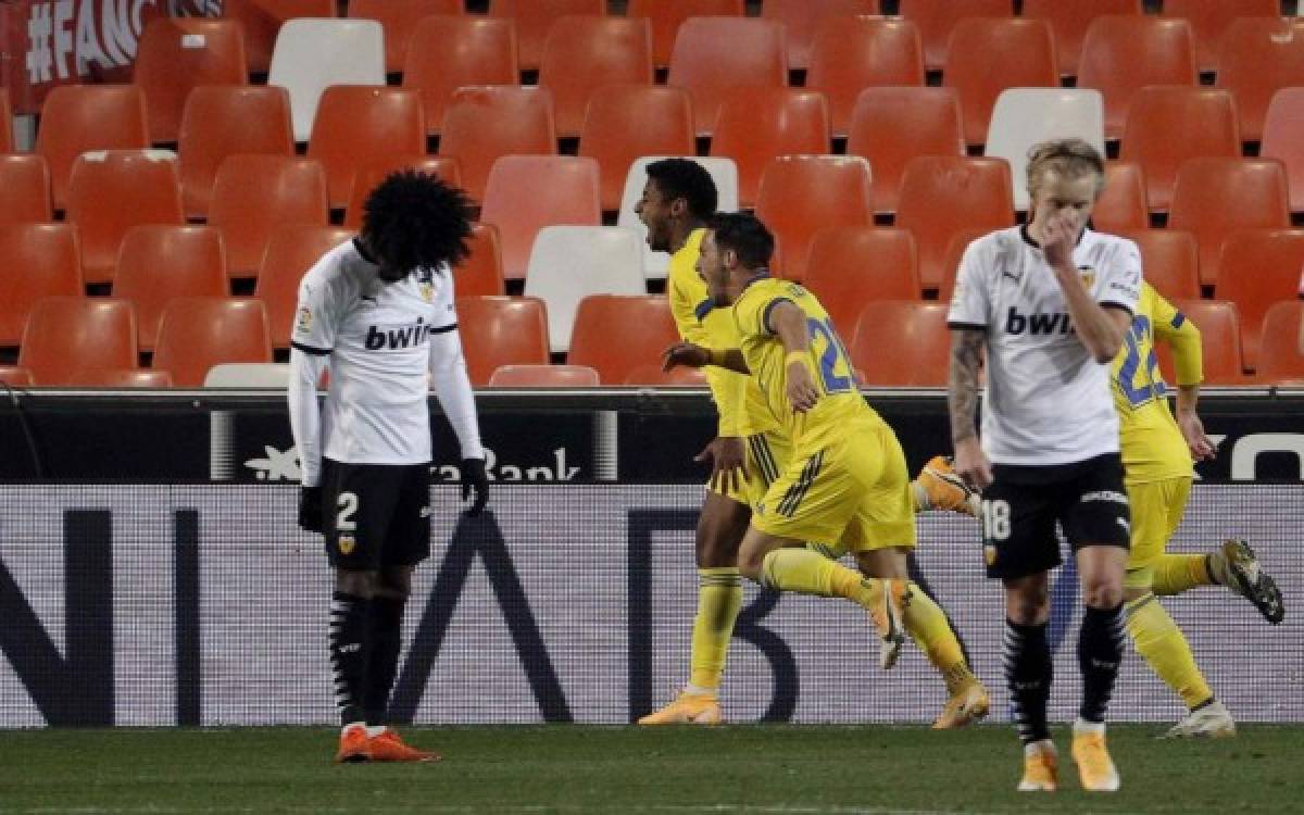 ¡Imágenes memorables! La chilena del Choco Lozano frente al Valencia y su eufórica celebración