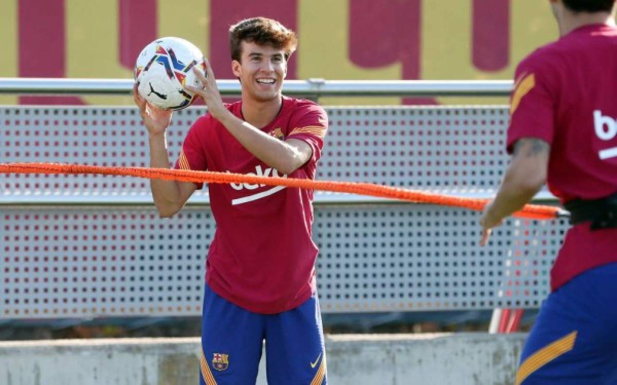 Caras serias y un Coutinho entregado: así fue el entrenamiento del Barça tras que Messi confirmara su futuro