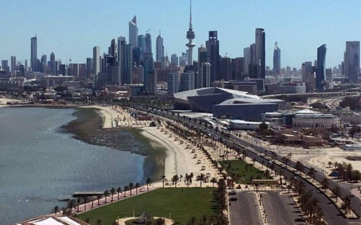 Impactante: Las imágenes de la ola de calor que azota a Kuwait; ¡63 grados centígrados!