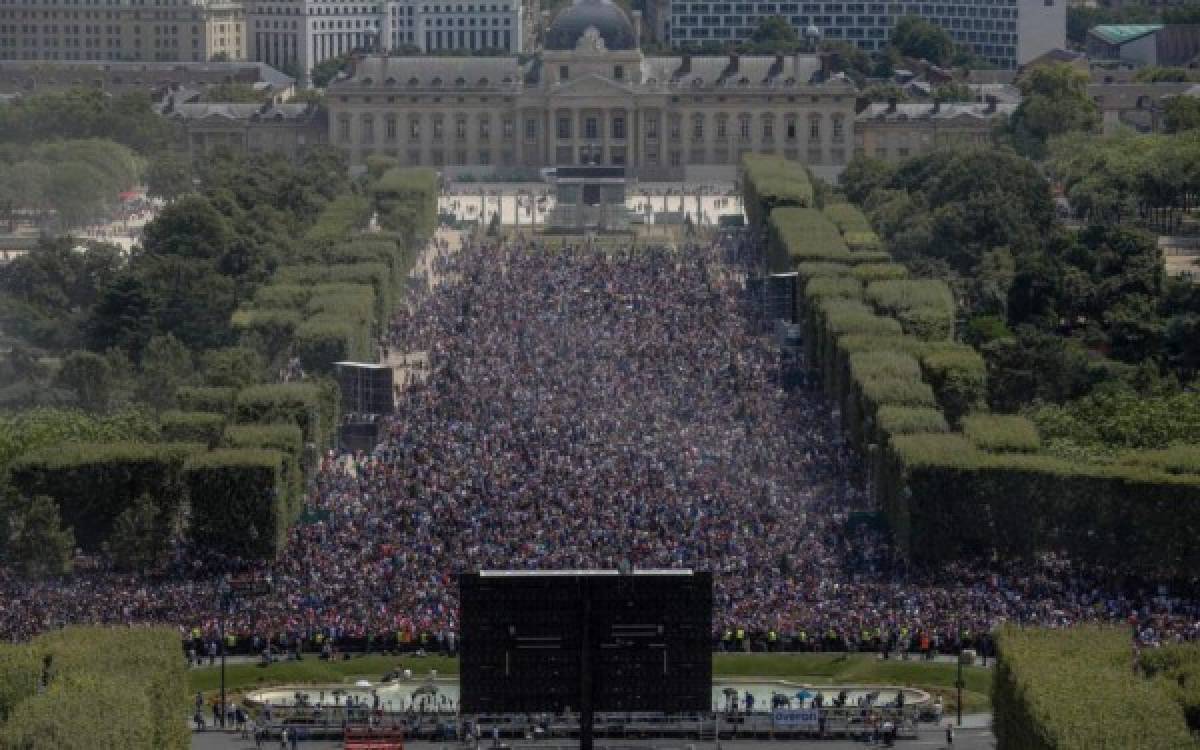 ¡AMBIENTAZO! Así se vive la previa de la final del Mundial Francia-Croacia