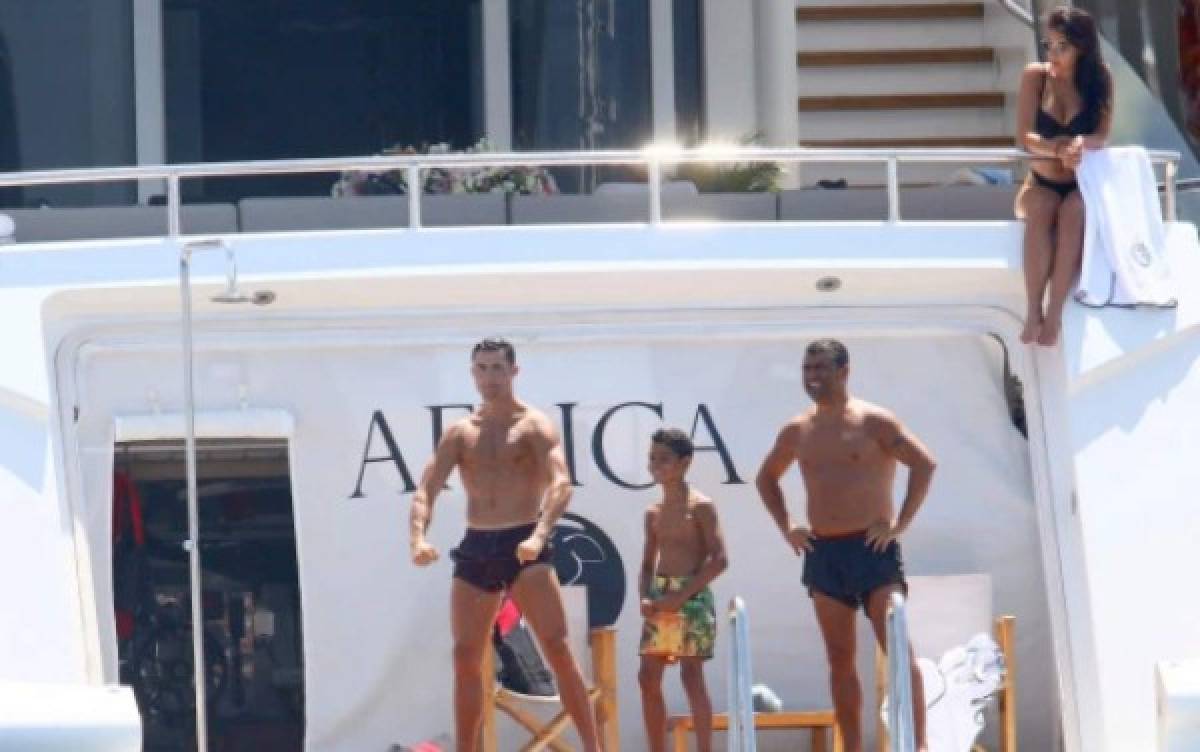 FOTOS: Las infartantes vacaciones de Cristiano Ronaldo y Georgina Rodríguez en Francia