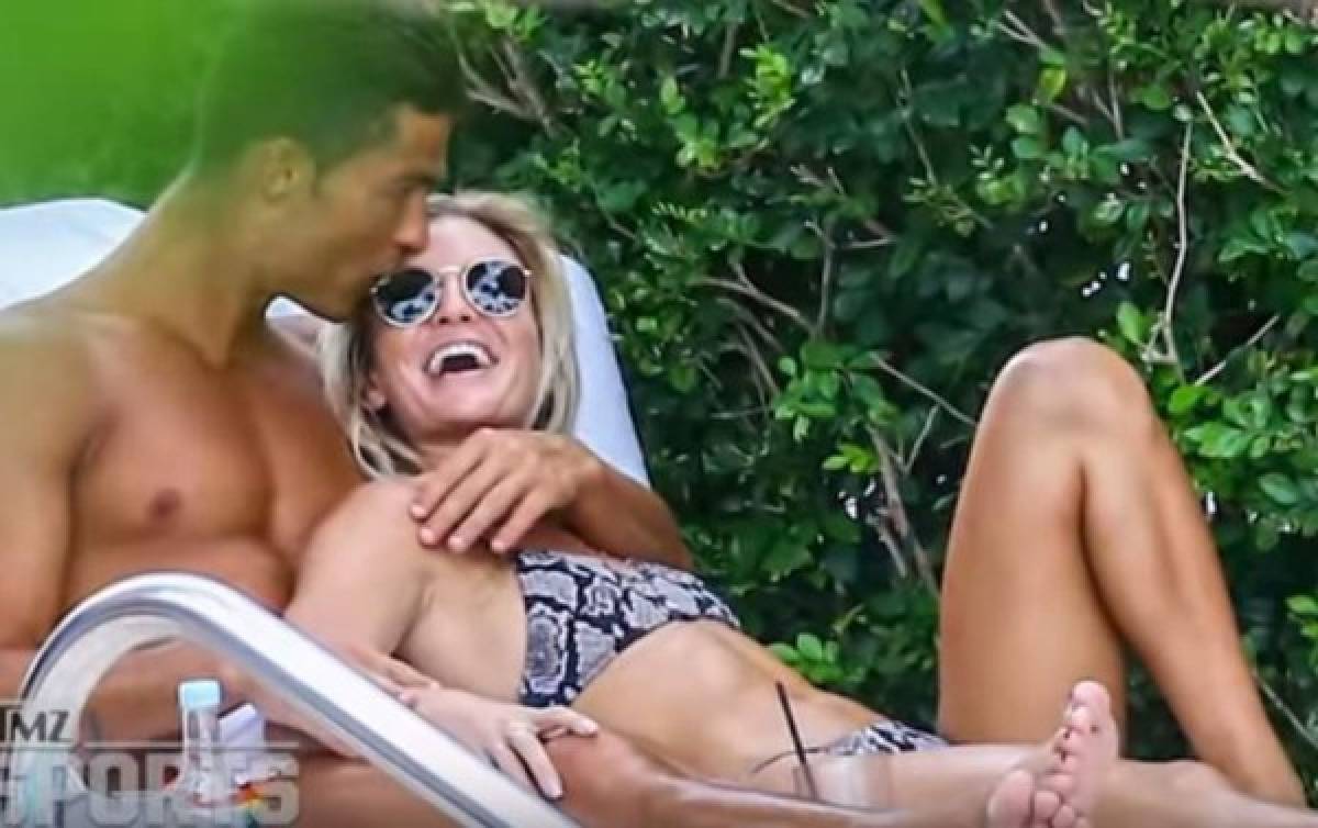 Captan a Cristiano Ronaldo en Miami Beach, con la espectacular rubia Cassandre Davis