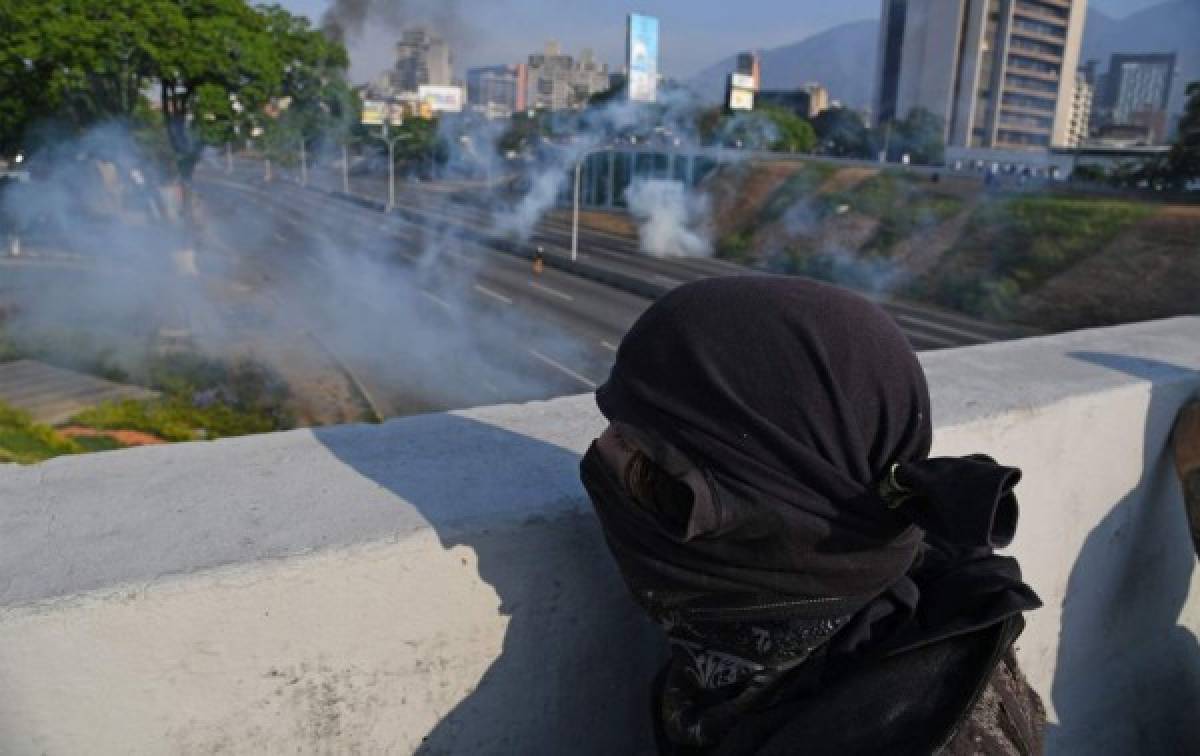 Informe especial: Disturbios en alrededores de base donde Guaidó anunció alzamiento militar