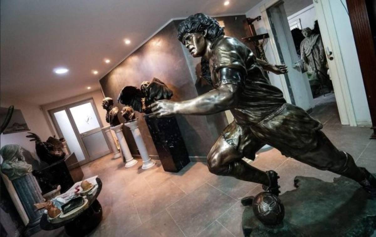 ¡De bronce para que sea eterna! Así es la hermosa estatua de Diego Maradona en Napolés