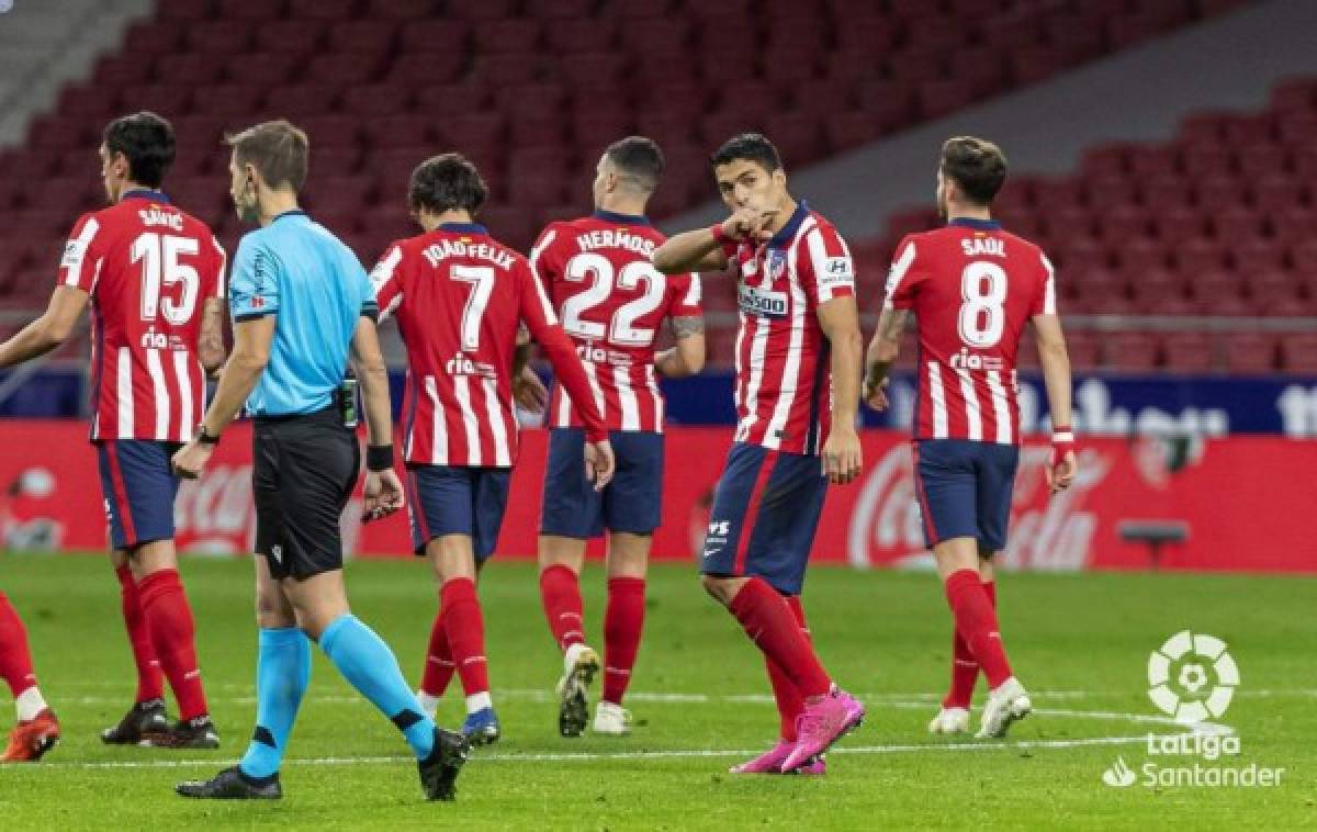Fotos: Choco Lozano mete garra ante el Atlético, pero el Cádiz se lleva una paliza del Wanda