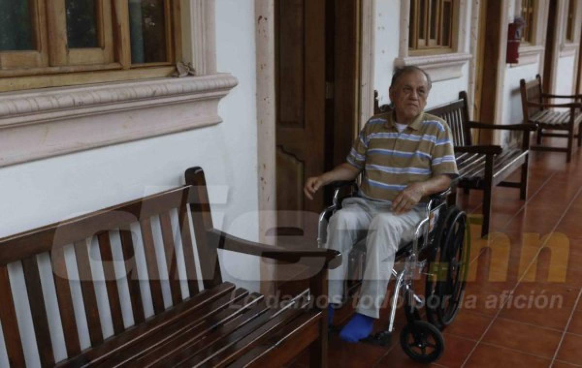 Así vive Chelato Uclés en Siguatepeque mientras se recupera