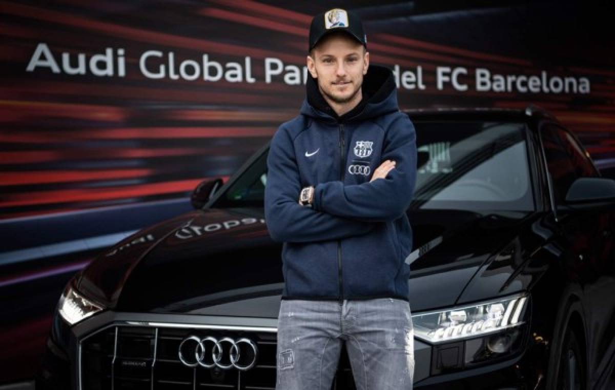 Los impresionantes autos que recibieron los futbolistas del Barcelona de parte de Audi