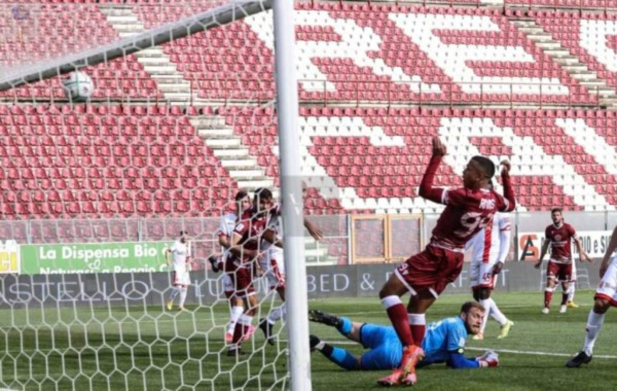 Rigoberto Rivas da asistencia en empate del Reggina ante Ascoli en la Serie B