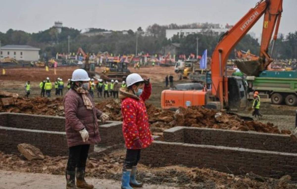 Así marcha la construcción del hospital exprés en Wuhan para frenar el coronavirus