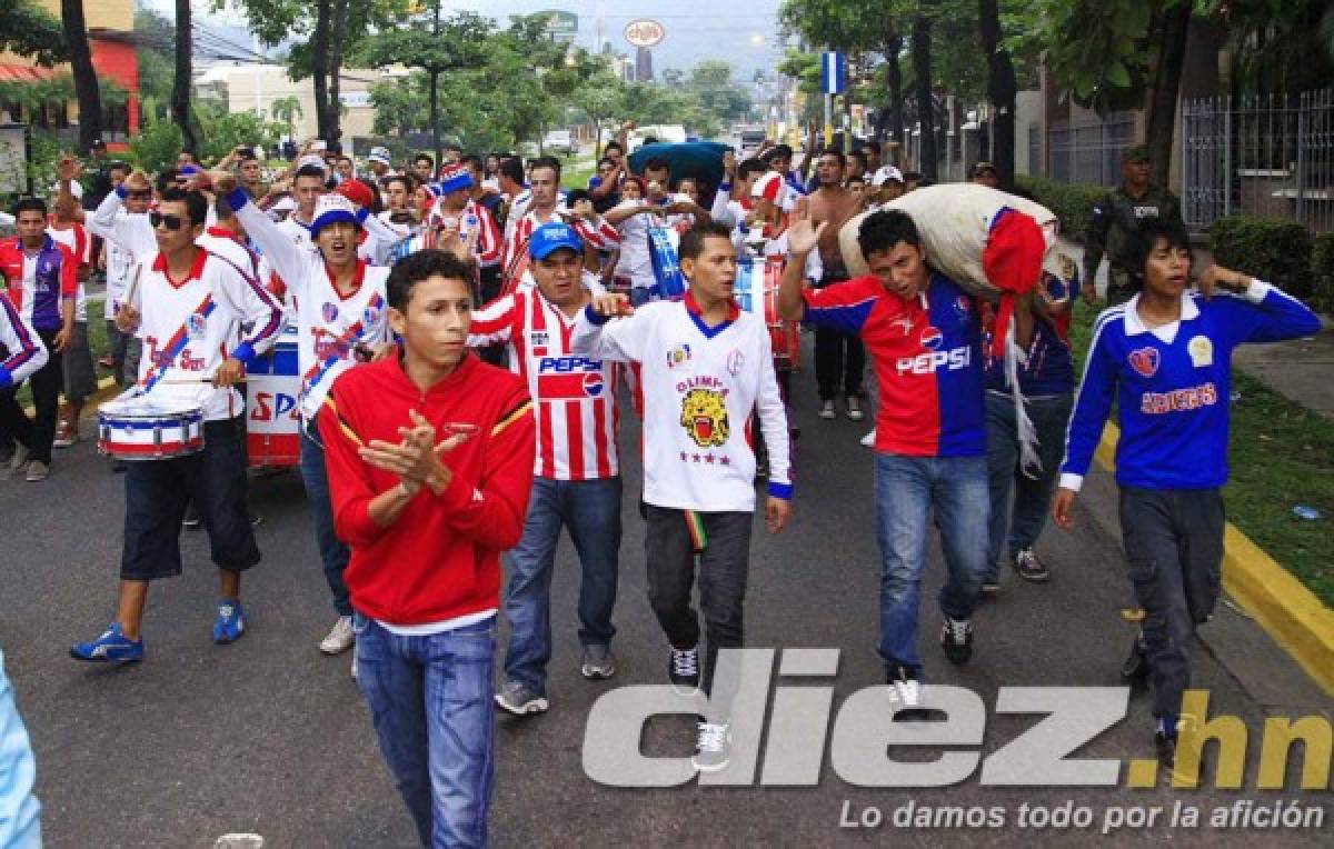 Ambiente en el clásico Marathón-Olimpia