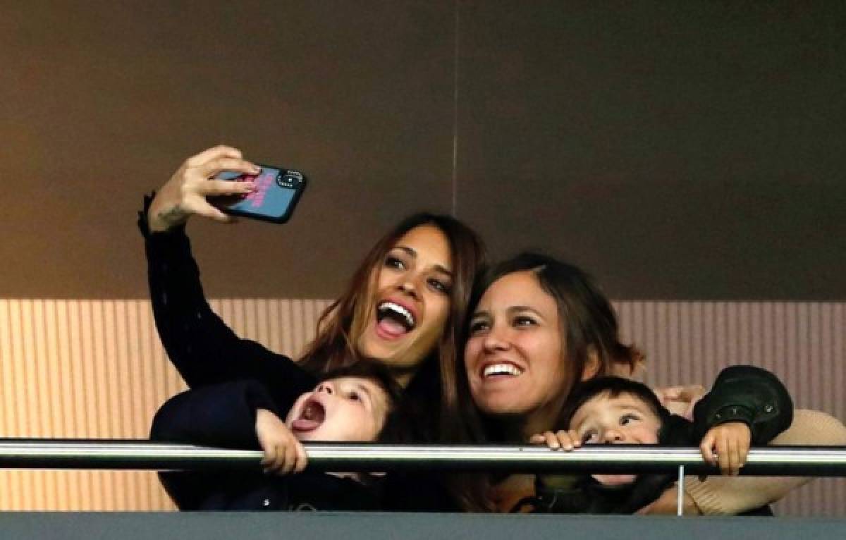 En fotos: La impotencia de Messi con Argentina y la felicidad de Antonella en un Wanda semivacío