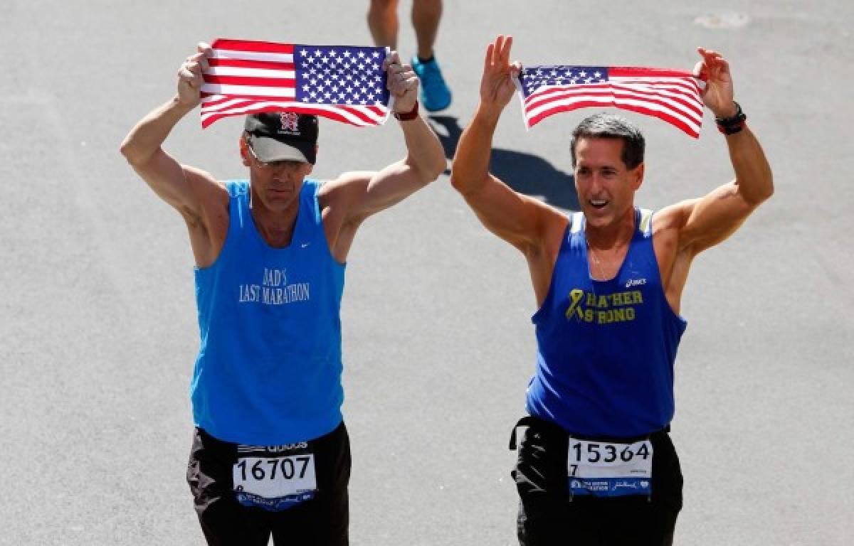 Boston vuelve a correr su maratón un año después de los atentados