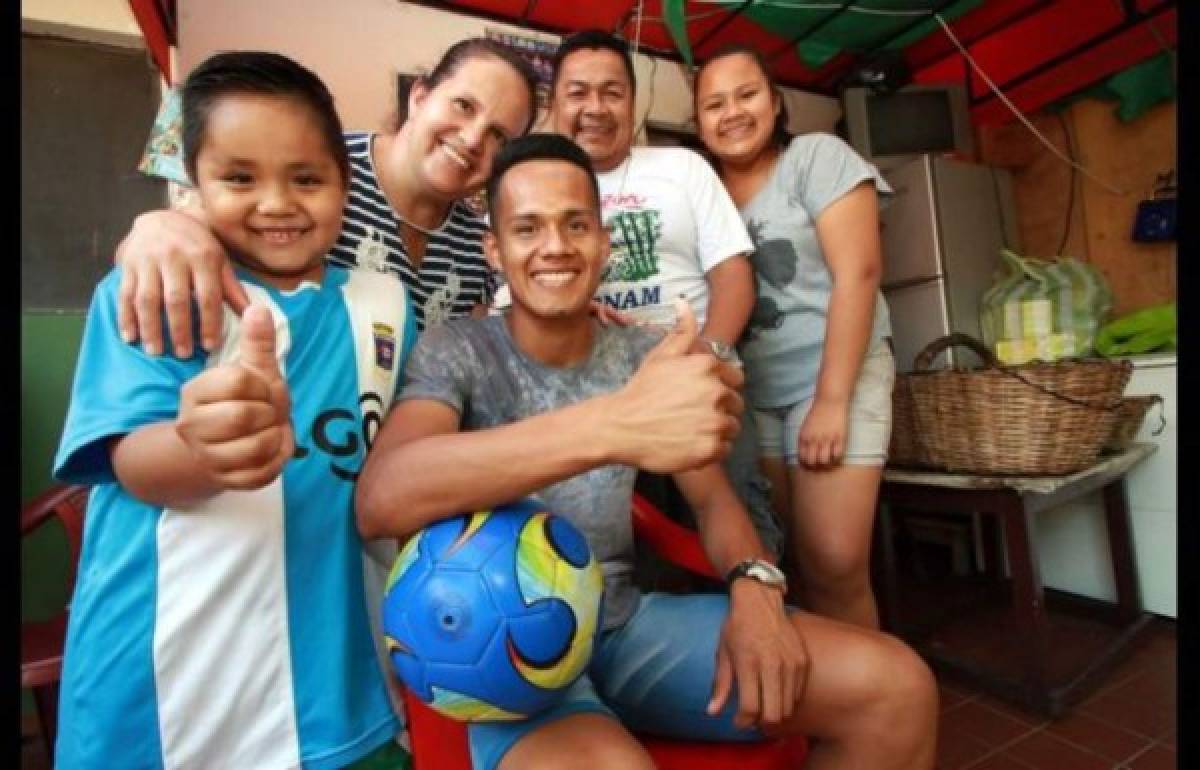 Jugadores que lograron construirle una casa a su madre gracias al fútbol