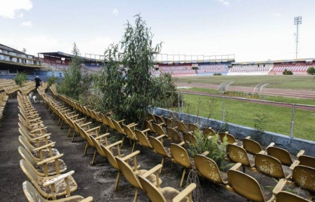 ¡Increíble! Grandes estadios que están totalmente abandonados