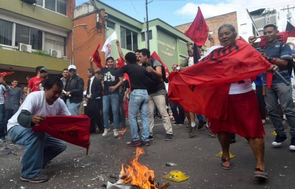 LOCURA: Así festejó Salvador Nasralla tras declararse como el próximo presidente de Honduras