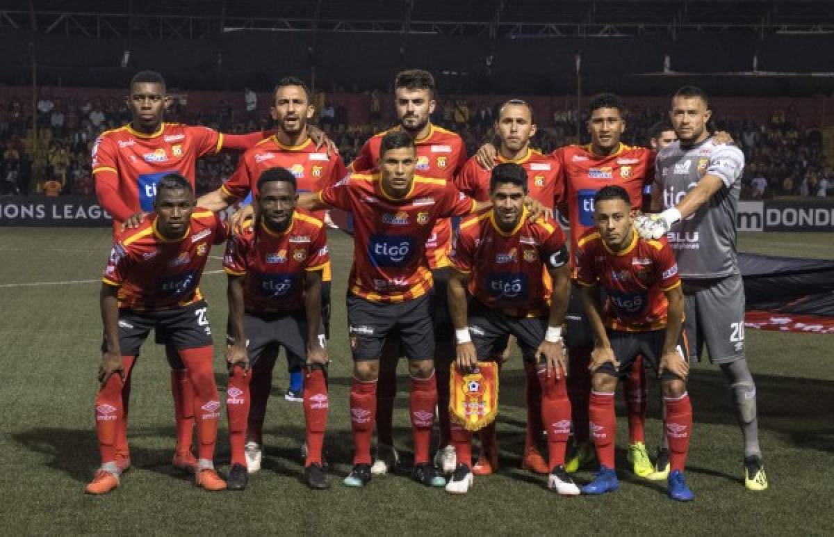 Herediano de Costa Rica está interesado en Mario Martínez y Omar Elvir