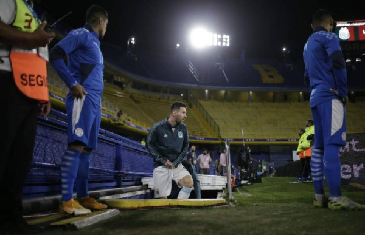 Lo que no se vio: Messi se fue con el árbitro a revisar el VAR en su gol anulado; terminó cabizbajo