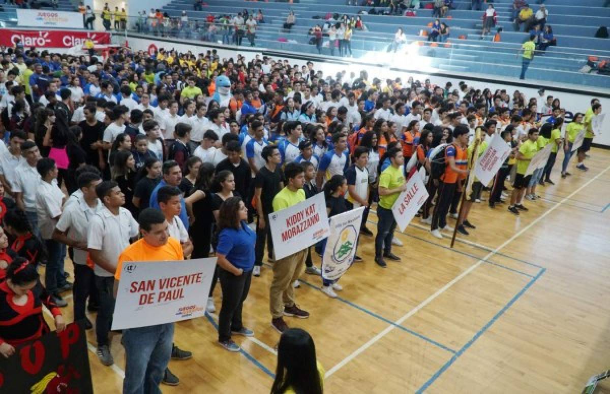 Cientos de jóvenes deportistas inauguraron los Juegos de la Juventud en Unitec de San Pedro Sula