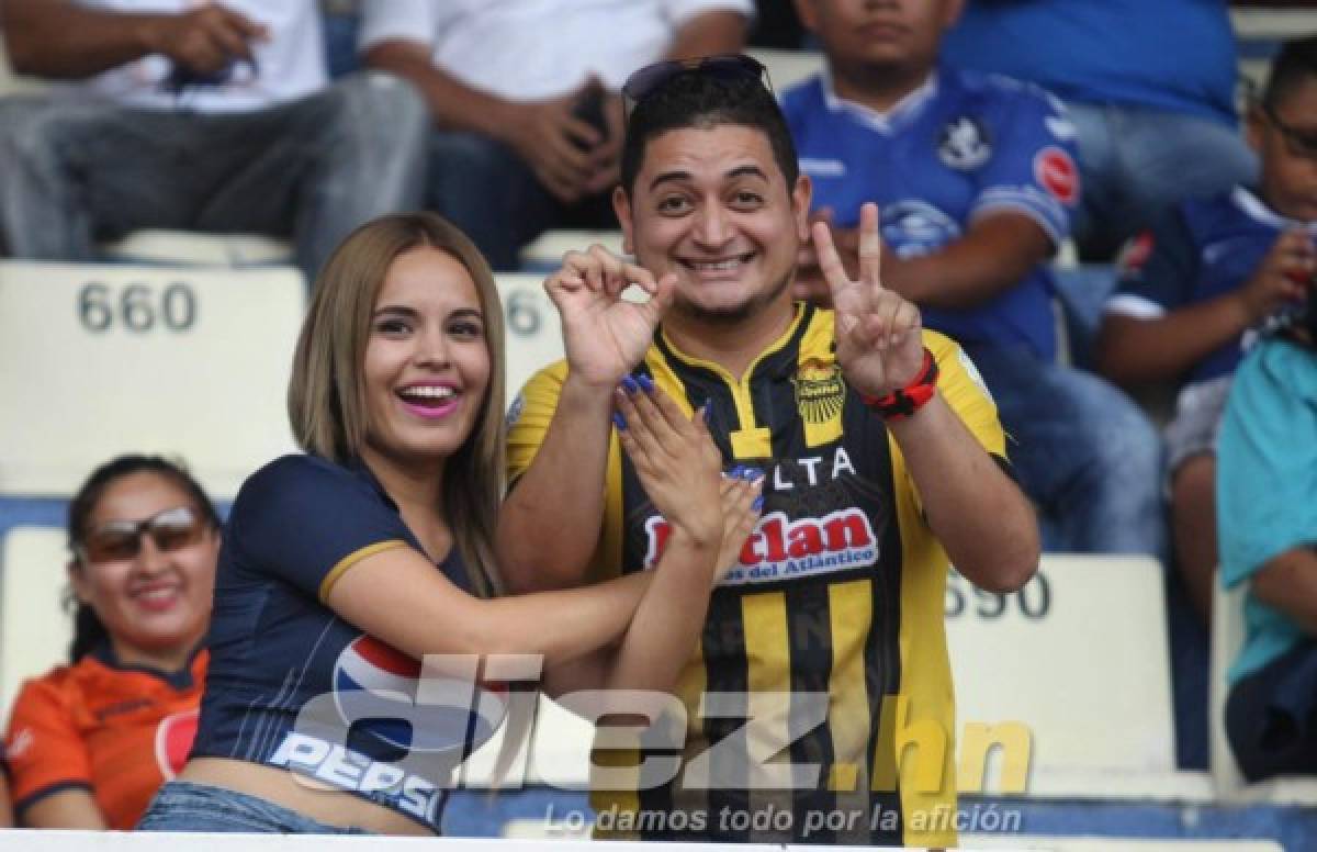 ¡Mamacitas! Las chicas más lindas que llegaron al estadio Nacional