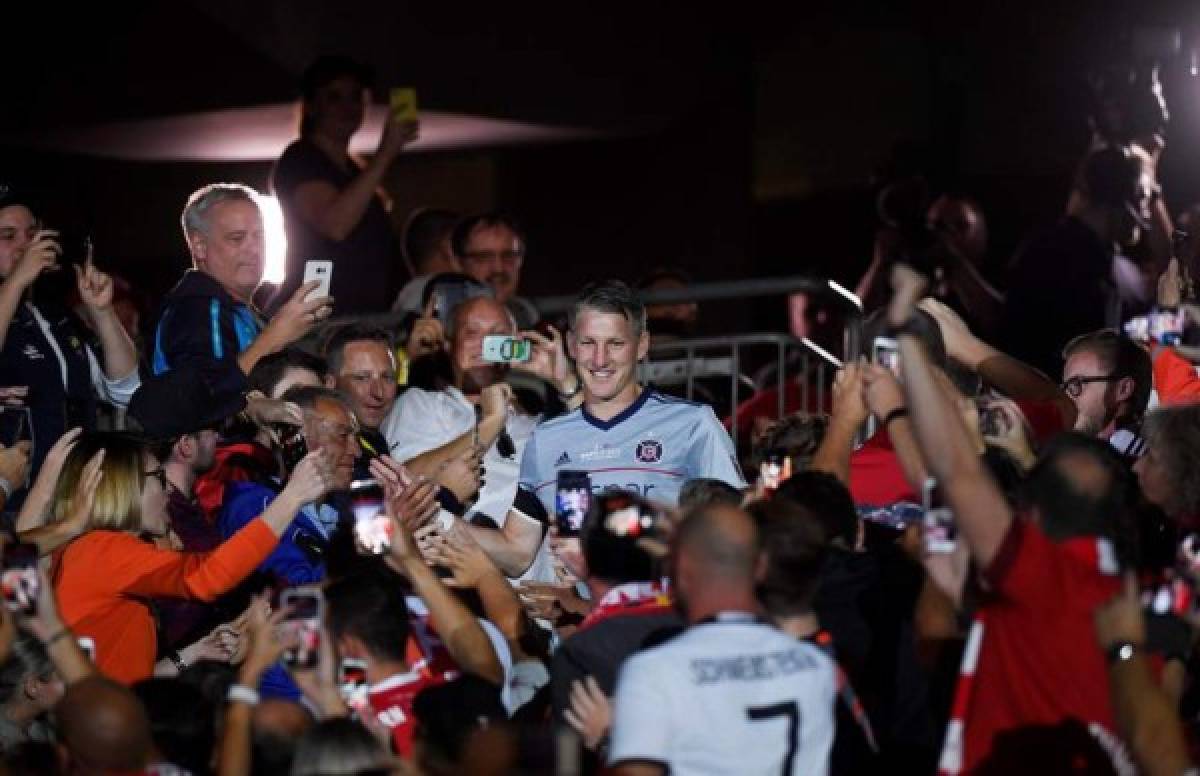 ¡ETERNO! La emotiva despedida del Bayern Munich a Bastian Schweinsteiger en el Allianz Arena