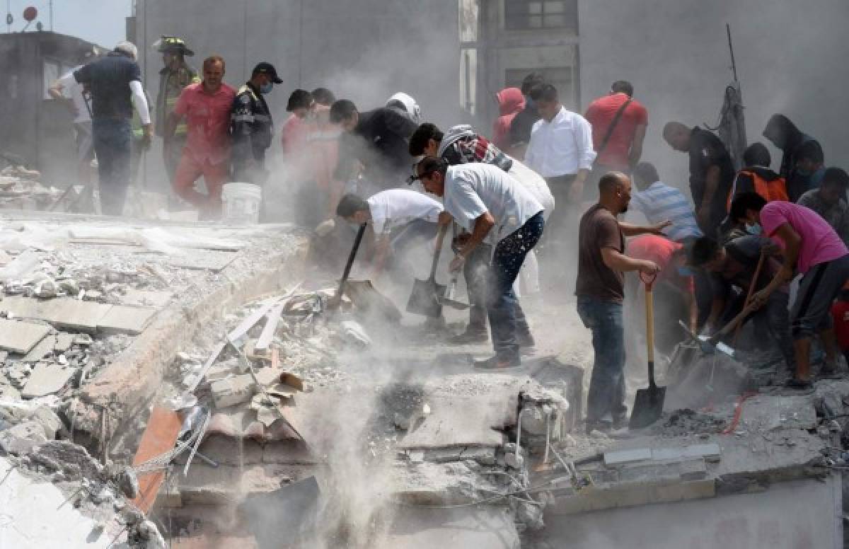 Las 15 fotos que reflejan la tragedia que dejó el fuerte terremoto en México