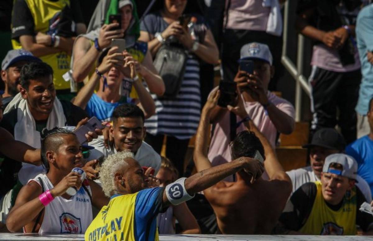 Neymar rompe su silencio, vuelve a jugar y sorprende con su nuevo 'look'