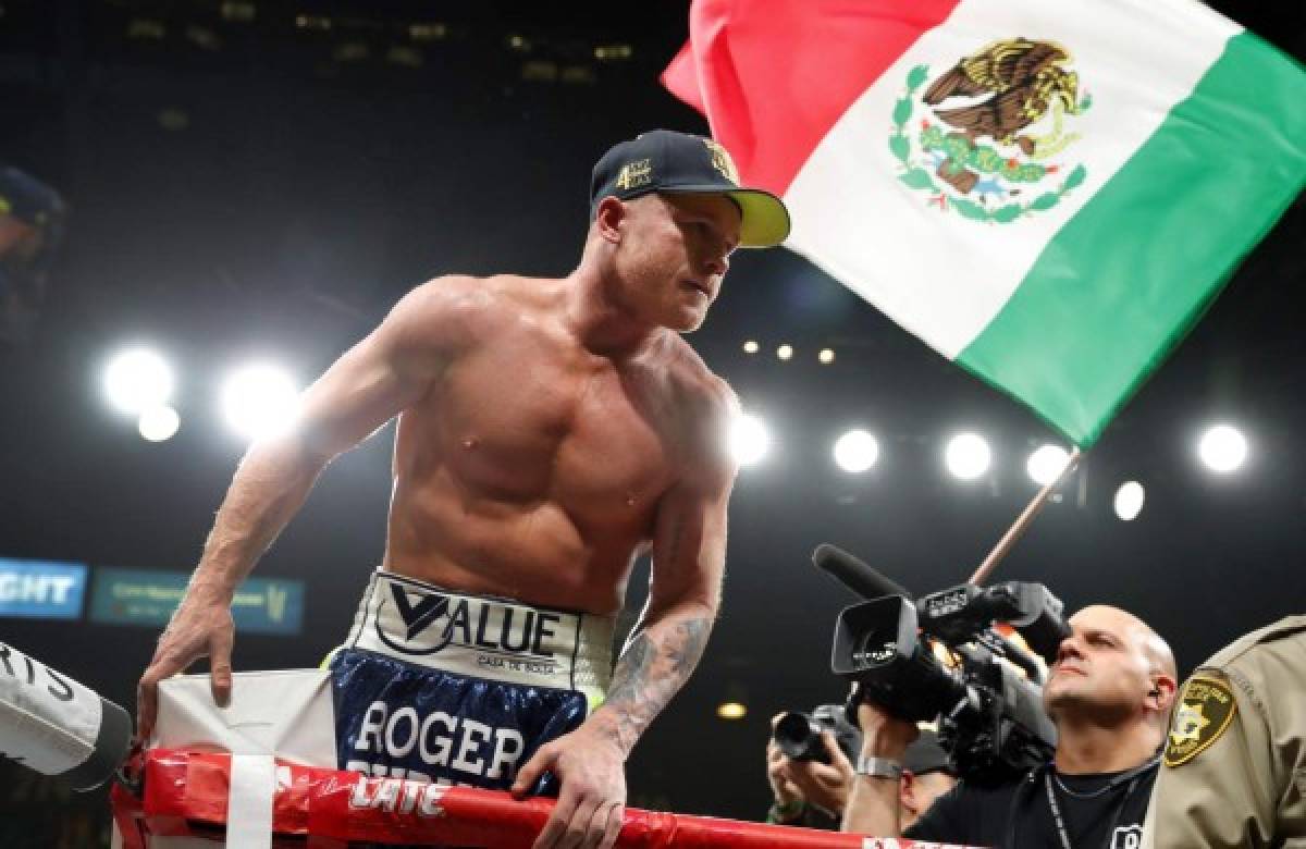 FOTOS: Mexicano Canelo Álvarez noquea a Kovalev en Las Vegas y logra hazaña histórica