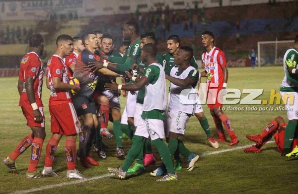 En fotos: Así fue el violento enfrentamiento entre jugadores de Vida y Marathón