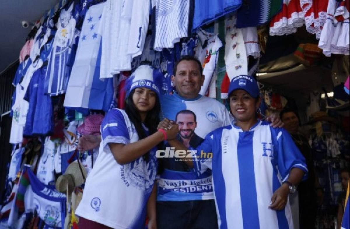 Aficionados de El Salvador no ven a su selección perder ante Honduras