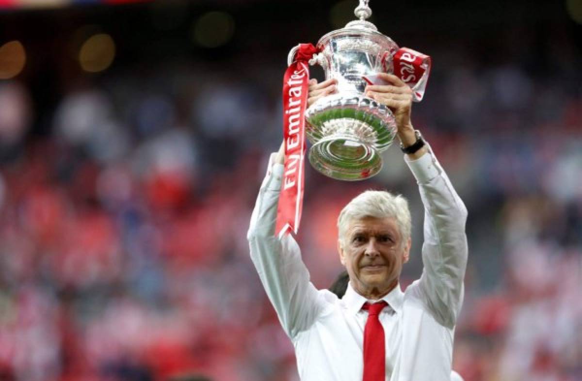 Las 15 inolvidables imágenes de Arsene Wenger con el Arsenal