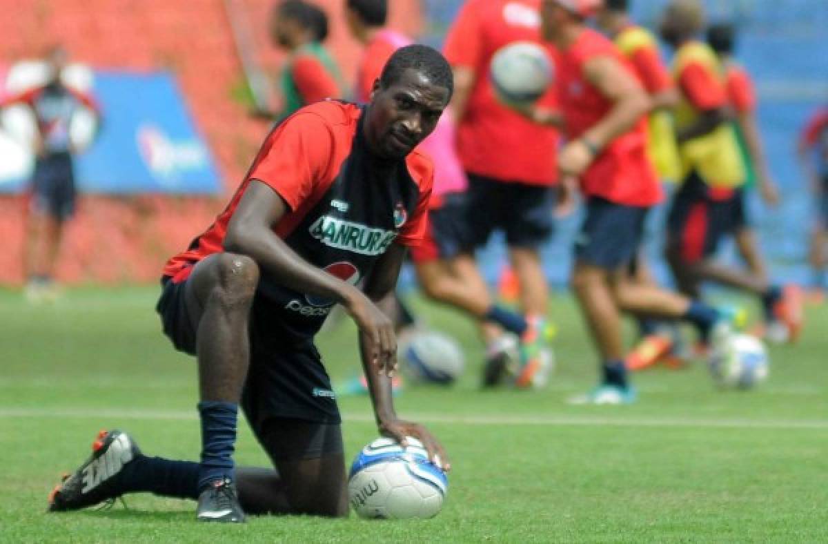 Un goleador y dos entrenadores se suman legión hondureña en Centroamérica