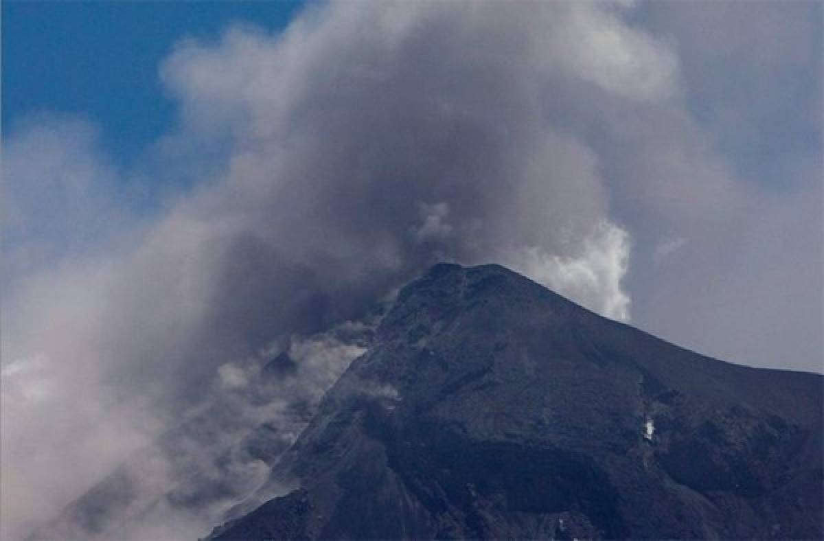 Erupción del Volcán de Fuego acapará la atención previo al Guatemala-Honduras