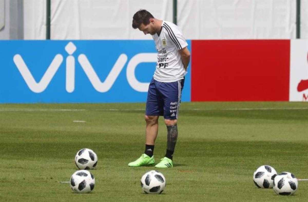 El beso de Jorge Sampaoli a Lionel Messi en su día de cumpleaños