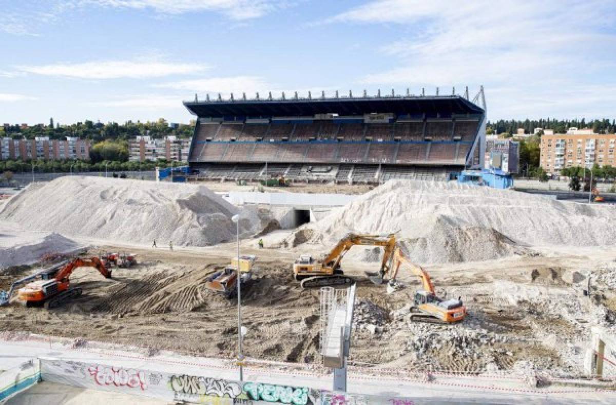 Lo que queda: El estadio Vicente Calderón, convertido en una carretera más en Madrid