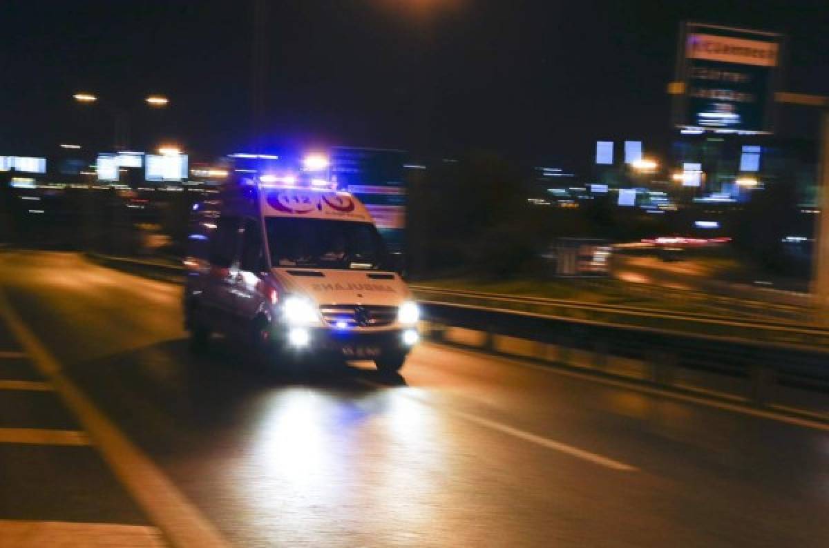 FOTOS: Imágenes dramáticas de las dos explosiones en el Aeropuerto de Estambul