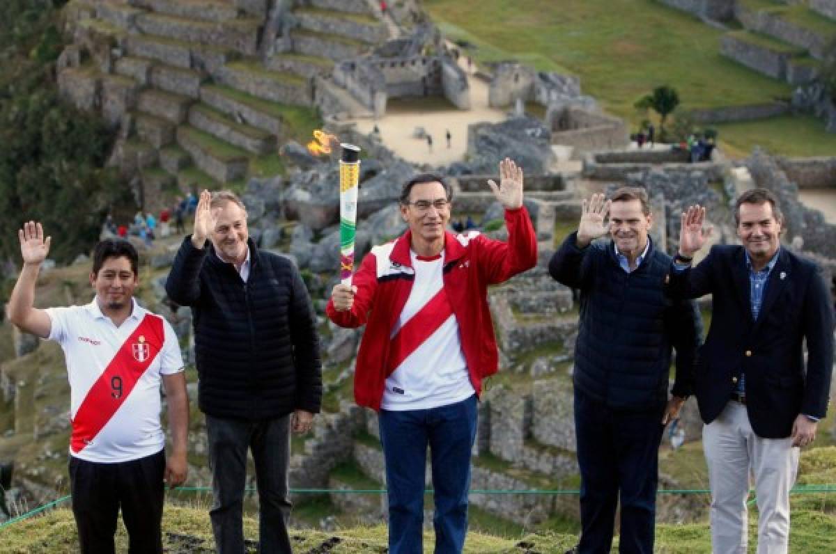 La antorcha de los Juegos Panamericanos recorre Perú, previo a la inauguración del certamen