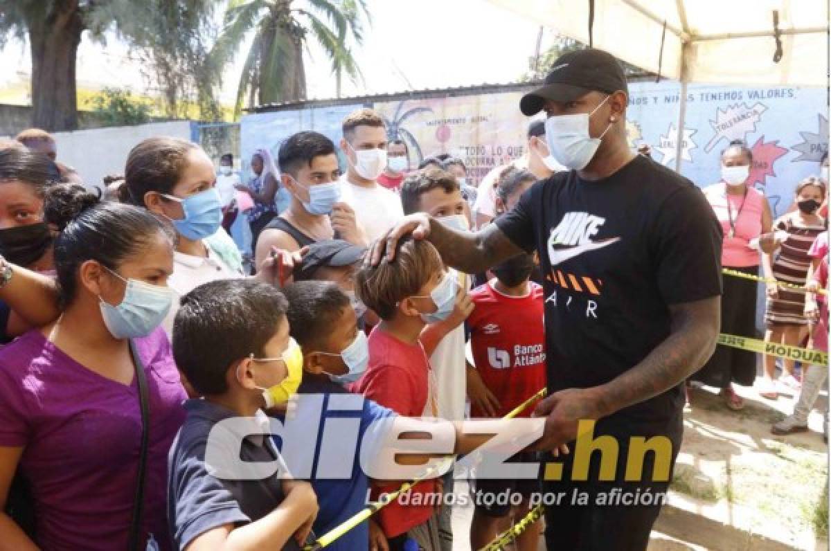 Romell Quioto lleva alegría y muchos regalos a niños afectados por huracanes en La Lima